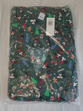 NWT Old Navy Mickey Holiday Motif Women's Flannel Pajama Set